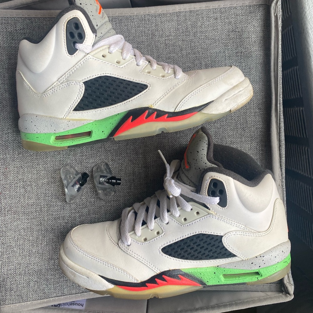 Jordan 5 - Picture 2 of 4